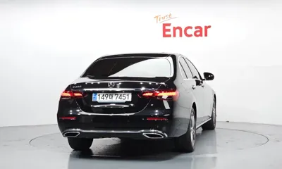 Mercedes-Benz E-Class 2023, 34883 км, за 27697.01 USD