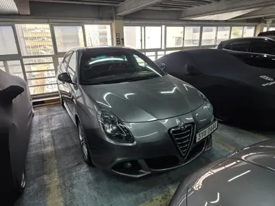 Alfa Romeo Giulietta 2016, 55000 км, за 26021.36 USD