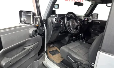 Jeep Wrangler 2011, 183338 км, за 7618.67 USD - фото 10