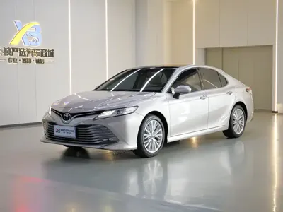 Toyota Camry · 2021 год