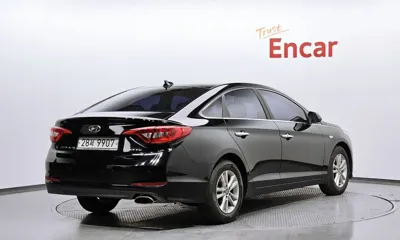 Hyundai Sonata 2015, 147323 км, за 4565.16 USD