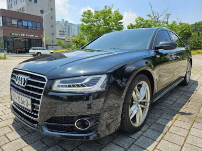 Audi A8 2016, 345980 км, за 7647.37 USD