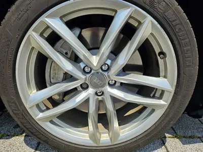 Audi A8 2016, 345980 км, за 7647.37 USD