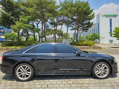 Audi A8 2016, 345980 км, за 7647.37 USD