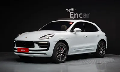 Porsche Macan · 2022 год