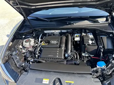 Audi Q3 2023, 36000 км, за 28728.91 USD - фото 10