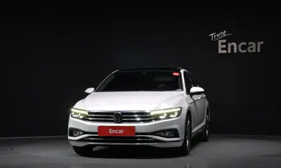 Volkswagen Passat 2021, 33379 км, за 16716.22 USD