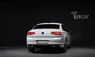 Volkswagen Passat 2021, 33379 км, за 16716.22 USD