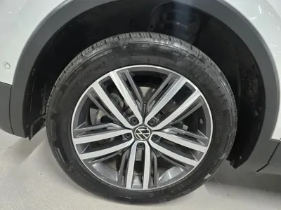 Volkswagen Tiguan 2022, 66653 км, за 18006.88 USD - фото 20