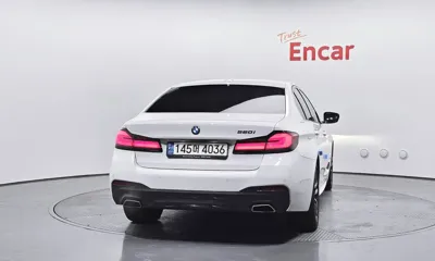 BMW 5-Series 2022, 91746 км, за 24172.17 USD