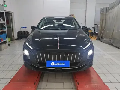 Hongqi Hongqi E-QM5 2023, 59400 км, за 10681.69 USD