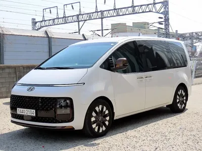 Hyundai Staria 2023, 23027 км, за 19627.15 USD