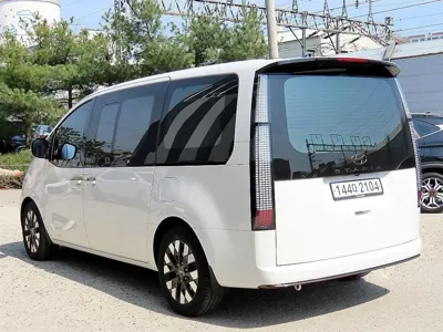 Hyundai Staria 2023, 23027 км, за 19627.15 USD