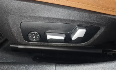 BMW 3-Series 2023, 29373 км, за 25173.13 USD - фото 31