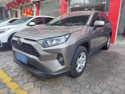 Toyota RAV4 · 2023 год