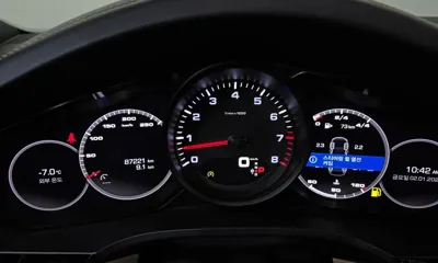 Porsche Cayenne 2019, 87221 км, за 39006.59 USD - фото 8