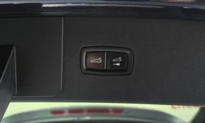 Porsche Cayenne 2019, 87221 км, за 39006.59 USD - фото 20