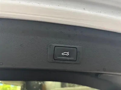 Audi Q3 2023, 12800 км, за 27848.69 USD - фото 9