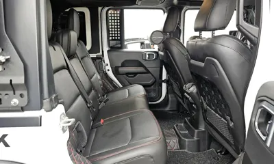 Jeep Wrangler 2023, 29471 км, за 38623.21 USD - фото 12
