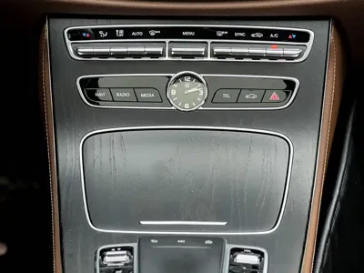 Mercedes-Benz E-Class 2020, 80000 км, за 28879.14 USD - фото 9