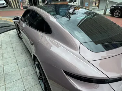 Porsche Taycan 2022, 55000 км, за 71661.28 USD