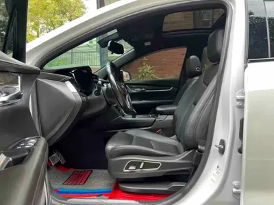Cadillac XT5 2018, 100000 км, за 12808.13 USD