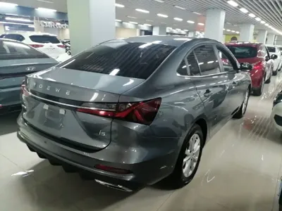 Roewe i5 2024, 10500 км, за 7186.13 USD - фото 7