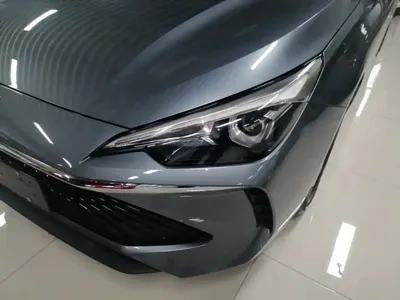 Roewe i5 2024, 10500 км, за 7186.13 USD - фото 24