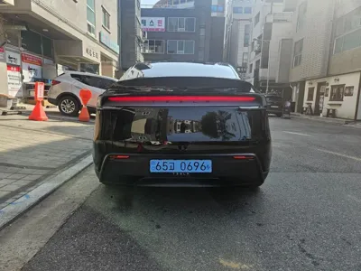 Tesla Model Y 2026, 748 км, за 24917.11 USD