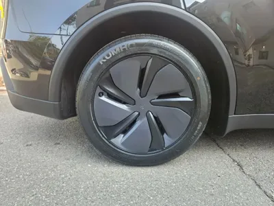 Tesla Model Y 2026, 748 км, за 24917.11 USD