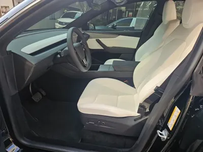 Tesla Model Y 2026, 748 км, за 24917.11 USD - фото 7