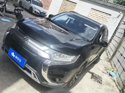 Mitsubishi Outlander · 2020 год