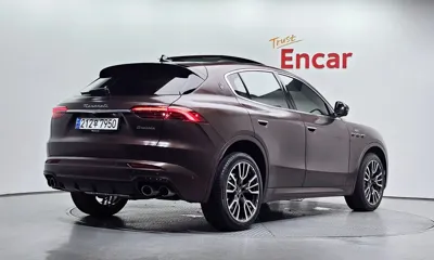 Maserati Grecale 2023, 26105 км, за 43561.64 USD