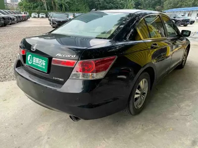 Honda Accord 2010, 140000 км, за 2766.28 USD