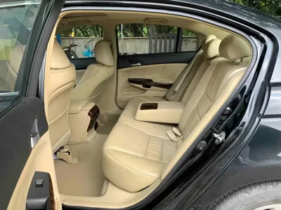 Honda Accord 2010, 140000 км, за 2766.28 USD