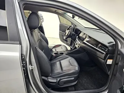 Kia Niro 2020, 128081 км, за 9142.33 USD - фото 11