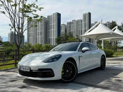 Porsche Panamera · 2018 год