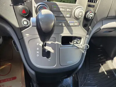 Hyundai Starex 2014, 161652 км, за 4923.2 USD