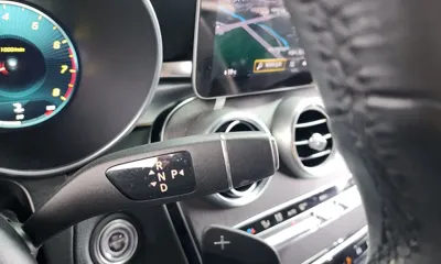 Mercedes-Benz GLC-Class 2020, 63905 км, за 24690.57 USD - фото 9