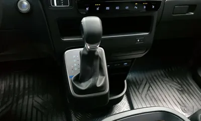 Hyundai Staria 2025, 1007 км, за 21076.97 USD - фото 9