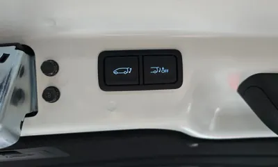 Hyundai Staria 2025, 1007 км, за 21076.97 USD - фото 18