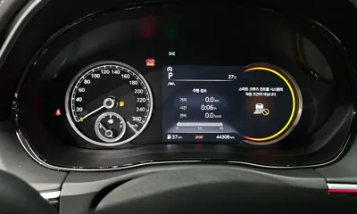 Genesis GV70 2023, 44308 км, за 23337.44 USD - фото 8