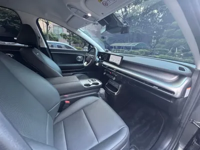 Hyundai Ioniq9 2025, 11000 км, за 37080.44 USD