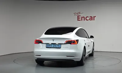 Tesla Model 3 2021, 63175 км, за 21990.29 USD