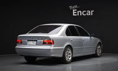 BMW 5-Series 2001, 319548 км, за 2166.21 USD