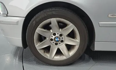 BMW 5-Series 2001, 319548 км, за 2166.21 USD