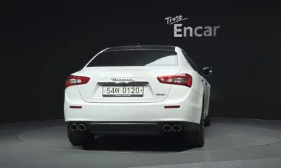 Maserati Ghibli 2016, 83904 км, за 8775.92 USD