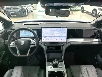 BYD L DM-i 2025, 9800 км, за 17480.53 USD - фото 6