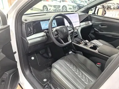 BYD L DM-i 2025, 9800 км, за 17480.53 USD - фото 7