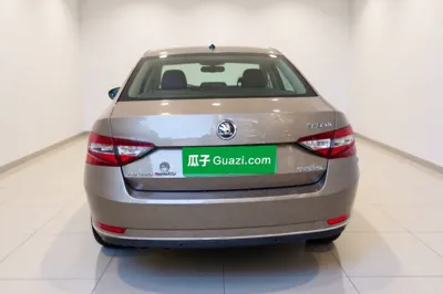 Skoda Superb 2016, 183800 км, за 6302 USD